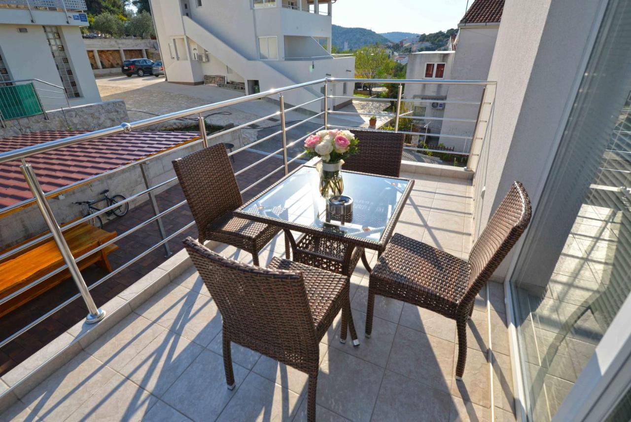 Apartments Bilanovic Tisno Exterior photo