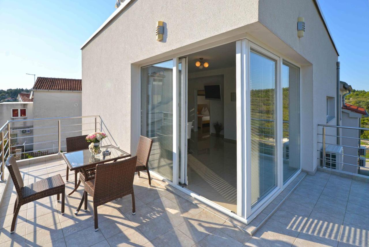 Apartments Bilanovic Tisno Exterior photo