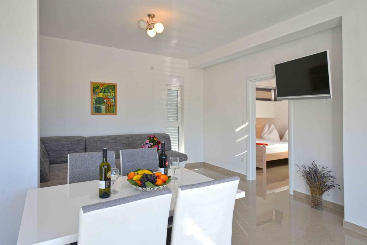 Apartments Bilanovic Tisno Exterior photo