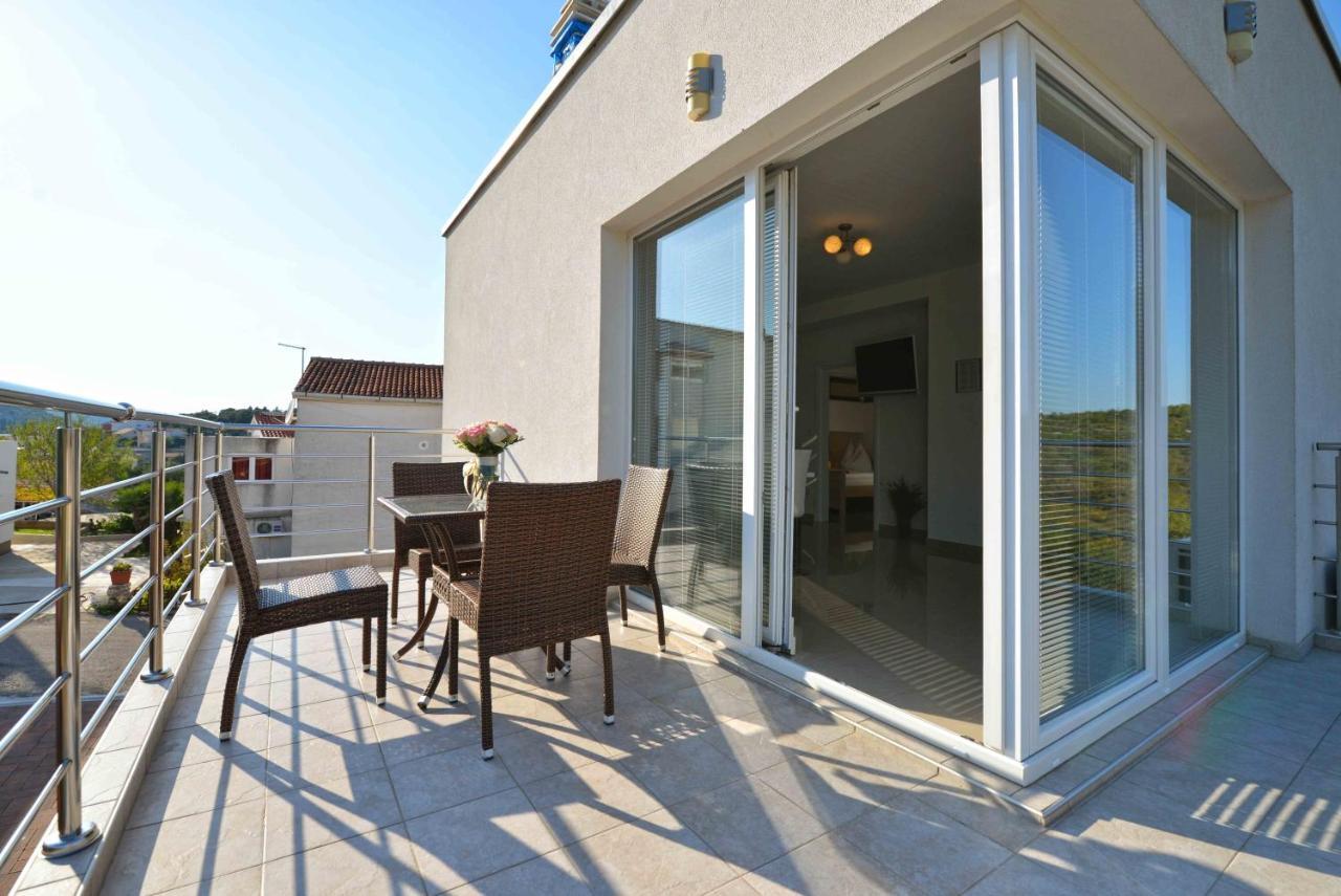 Apartments Bilanovic Tisno Exterior photo