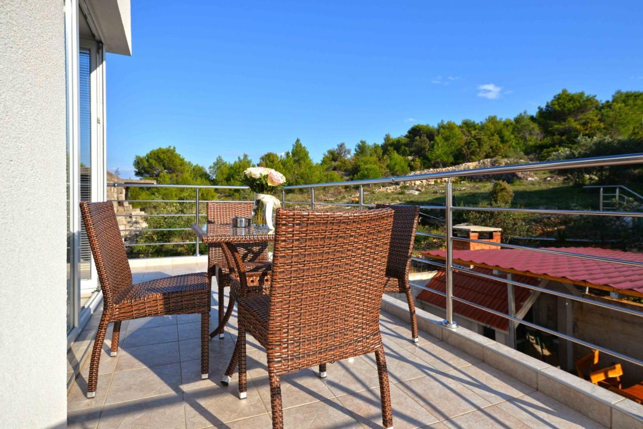 Apartments Bilanovic Tisno Exterior photo