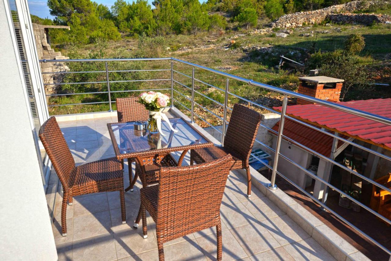Apartments Bilanovic Tisno Exterior photo