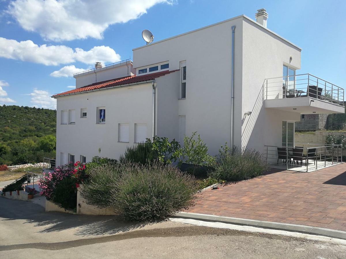 Apartments Bilanovic Tisno Exterior photo