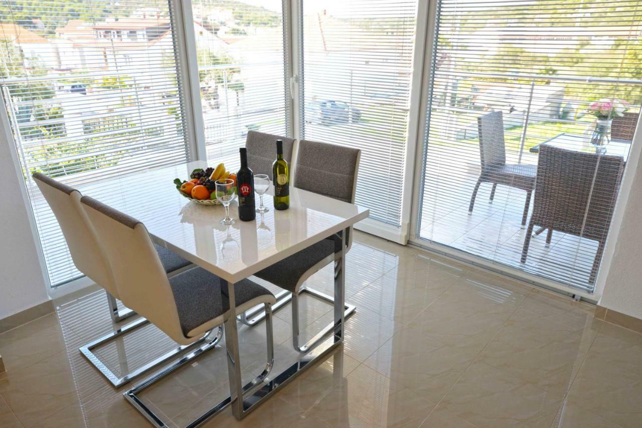 Apartments Bilanovic Tisno Exterior photo