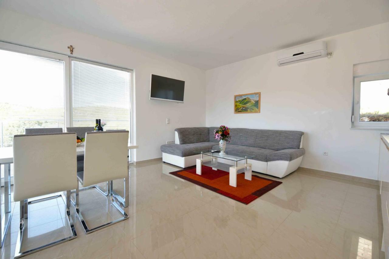 Apartments Bilanovic Tisno Exterior photo