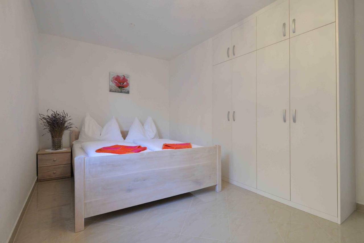 Apartments Bilanovic Tisno Exterior photo