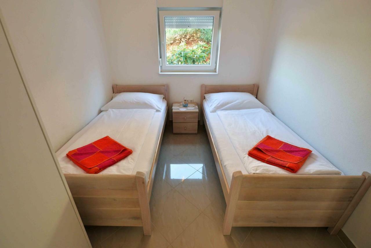 Apartments Bilanovic Tisno Exterior photo