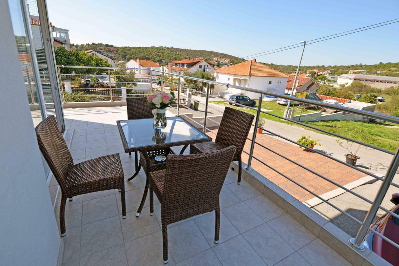 Apartments Bilanovic Tisno Exterior photo