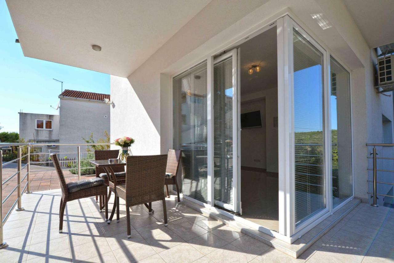 Apartments Bilanovic Tisno Exterior photo