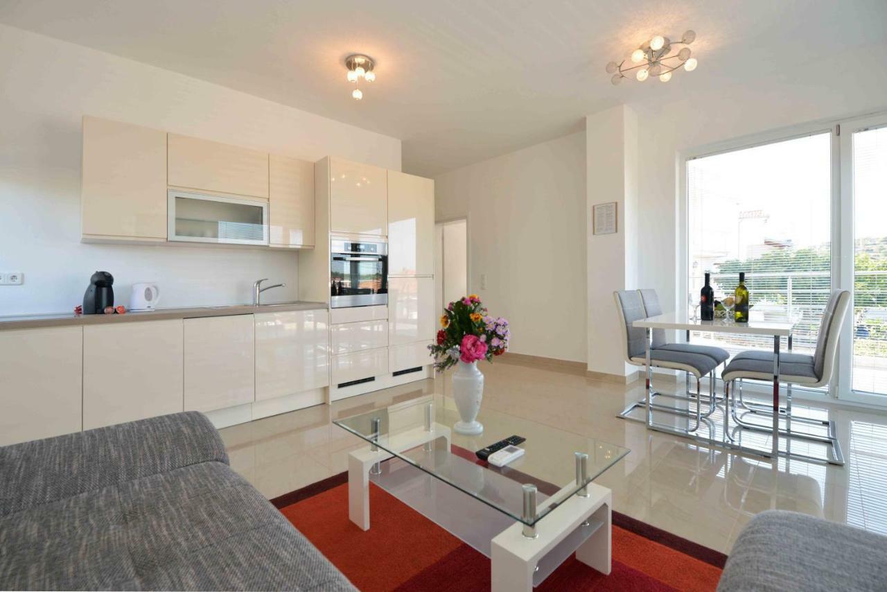 Apartments Bilanovic Tisno Exterior photo
