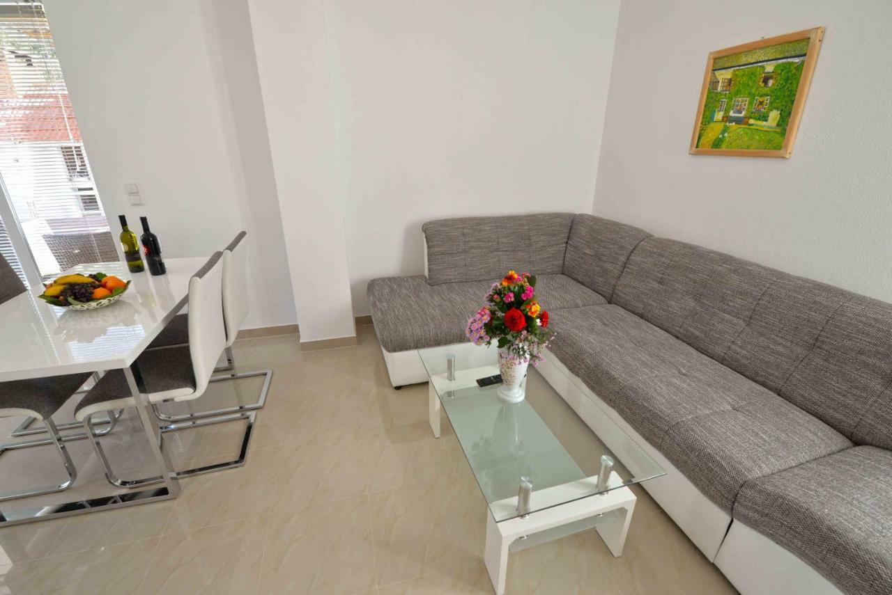 Apartments Bilanovic Tisno Exterior photo